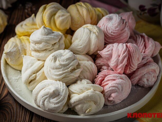 Забудьте про магазинний зефір. Рецепт домашнтього смаколика зі зрозумілих інгредієнтів