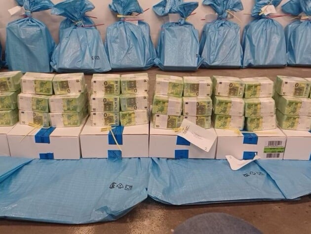 Інкасаторський скандал у Будапешті. Україна вимагає пояснень, Угорщина звинувачує у зв'язках із 