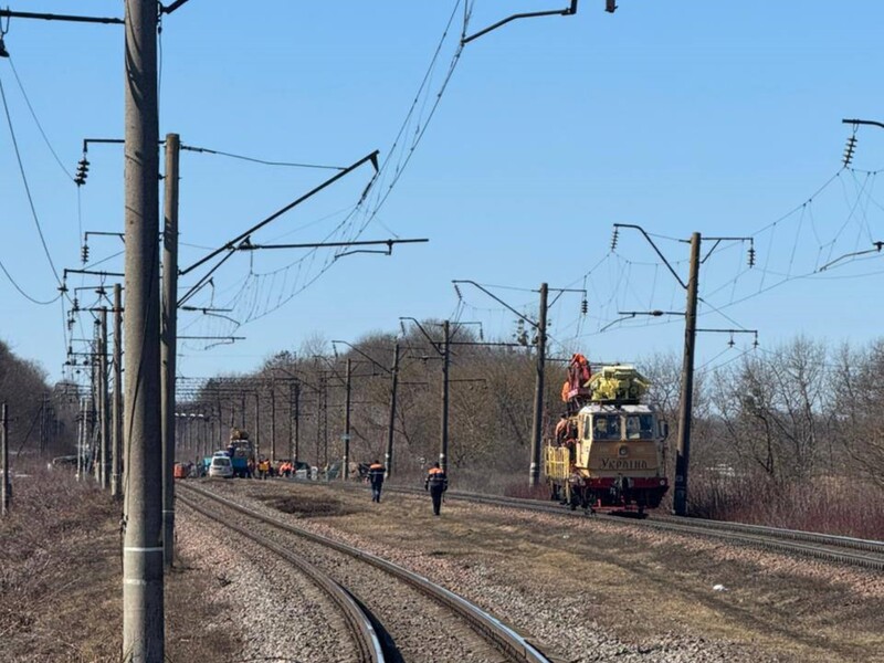 Залізничники відновили більшість пошкоджених росіянами ділянок, роботи тривають ще в одній області