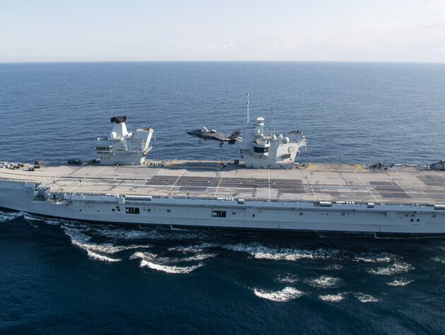 Великобритания ускоренно готовит авианосец Prince of Wales для развертывания на Ближнем Востоке – СМИ