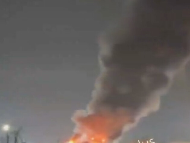 Через атаку БПЛА загорілася нафтобаза у Краснодарському краї РФ. Відео