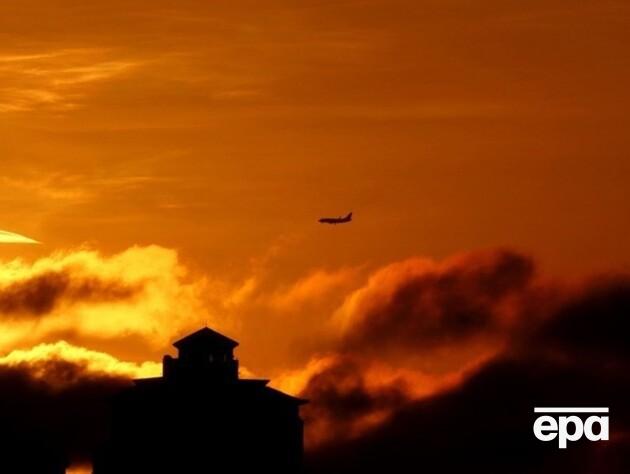 Самолет с россиянами, которые из-за ракет покинули Дубай, не смог приземлиться в Краснодаре из-за дроновой атаки. Видео