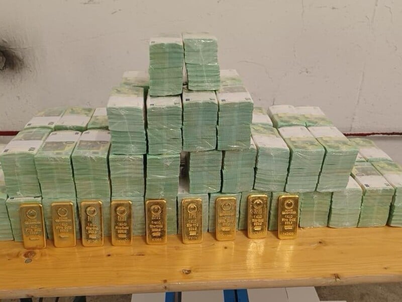 "Ощадбанк" требует от Венгрии вернуть инкассаторские автомобили с деньгами