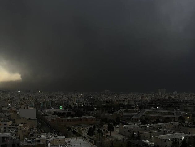 Після ударів по нафтосховищах Тегеран накрив 