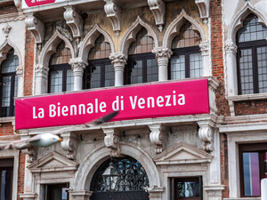 Зв'язки з ВПК і відбілювання злочинів. Україна вимагає не пускати РФ на Венеціанську бієнале
