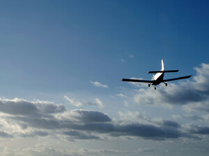 Українець потрапив до Румунії легкомоторним літаком. Його затримали