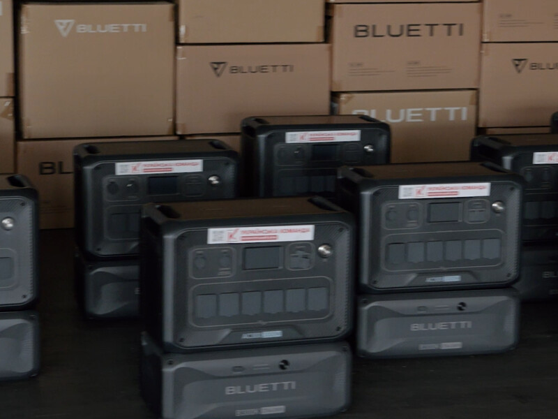 Волонтери "Української команди" передали зарядні станції 112-й бригаді тероборони