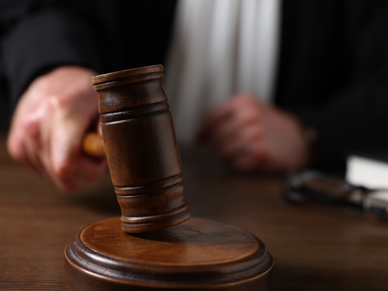 Зеленський ввів санкції проти російських "суддів", які ухвалювали вироки військовополоненим