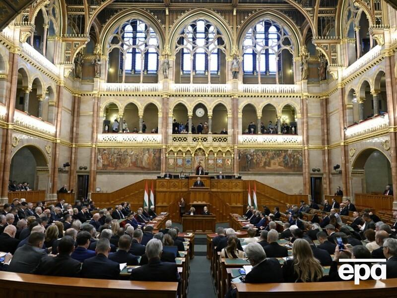 В Венгрии приняли закон о временной конфискации "золотого конвоя" – ценностей украинского "Ощадбанка"