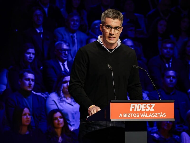 В Угорщині розглянуть можливість тривалого арешту коштів "Ощадбанку". Сибіга відреагував