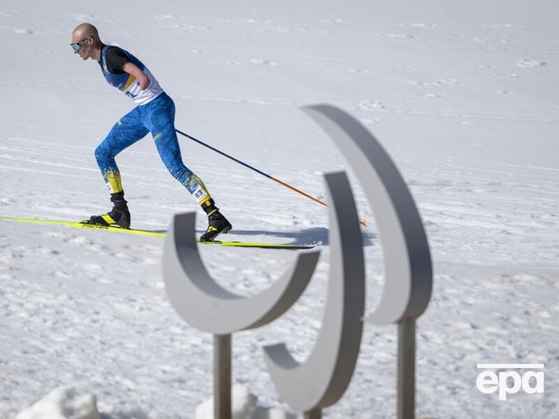 Відбирали хустки з національним орнаментом. Збірна України заявила про систематичний тиск на Паралімпіаді 2026