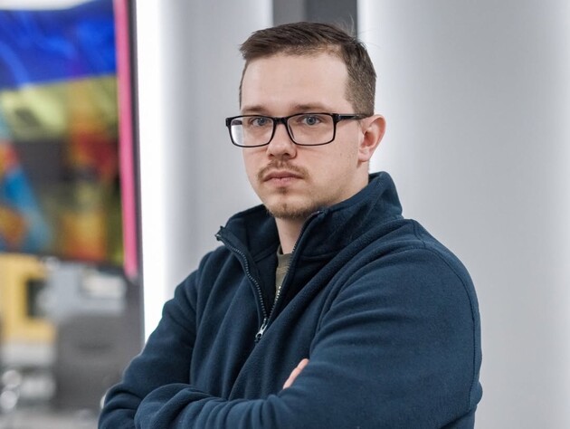 Не по-детски наваливает скорбящим россиянам. Самые яркие реакции сммщика Минобороны Украины в сети