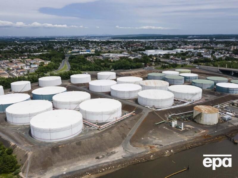 США випустять зі стратегічного резерву мільйони барелів нафти, щоб стабілізувати ціни
