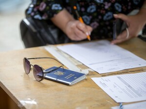 Обещают за деньги продлить временную защиту. В Молдове раскрыли новую мошенническую схему для беженцев