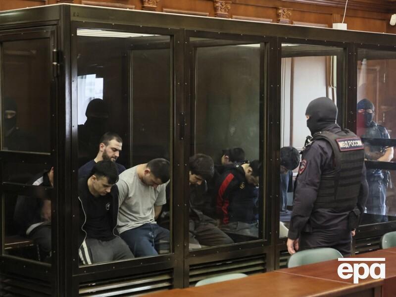 У РФ засудили до довічного обвинувачених у теракті в Crocus, заявивши, що вони намагалися втекти в Україну