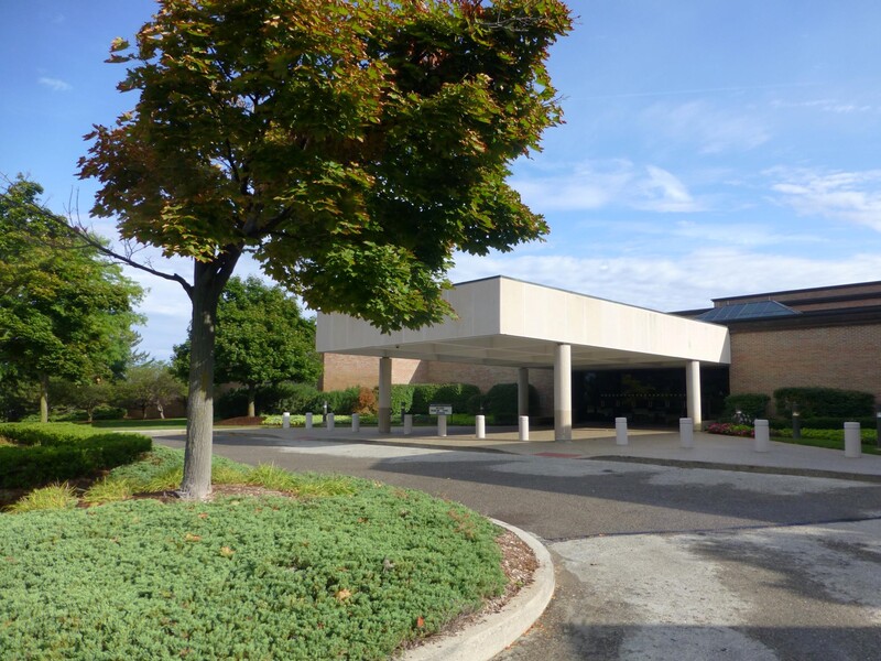 У Мічигані в синагогу в'їхав автомобіль, після цього була перестрілка. Є загиблий і постраждалий