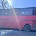 РФ вдарила ракетою біля рейсового автобуса у Харківський області. Є загиблі та поранені. Фото