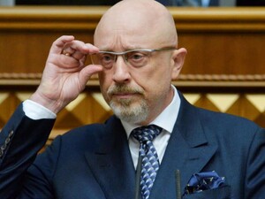 22 місяці міністром оборони, обшуки та 