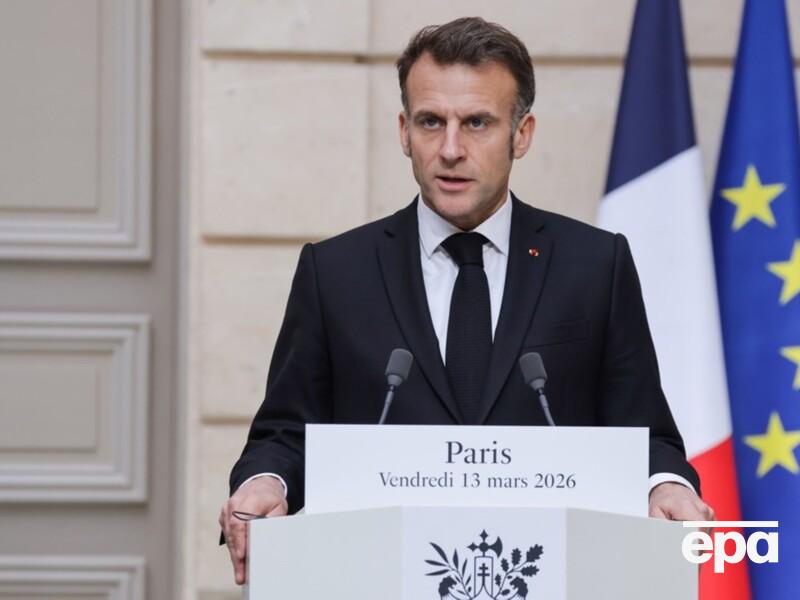 "Усі знають, де виготовляли дрони для Ірану". Макрон розніс "миротворчі" зусилля РФ