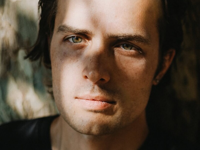 Онук Ротару, який таємно виїхав з України, зробив термінову заяву. Сімʼя відреагувала