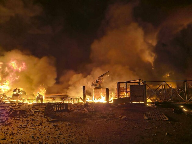 Уночі РФ била по Київській області. Четверо загиблих, горіло житло, офіси й ресторан