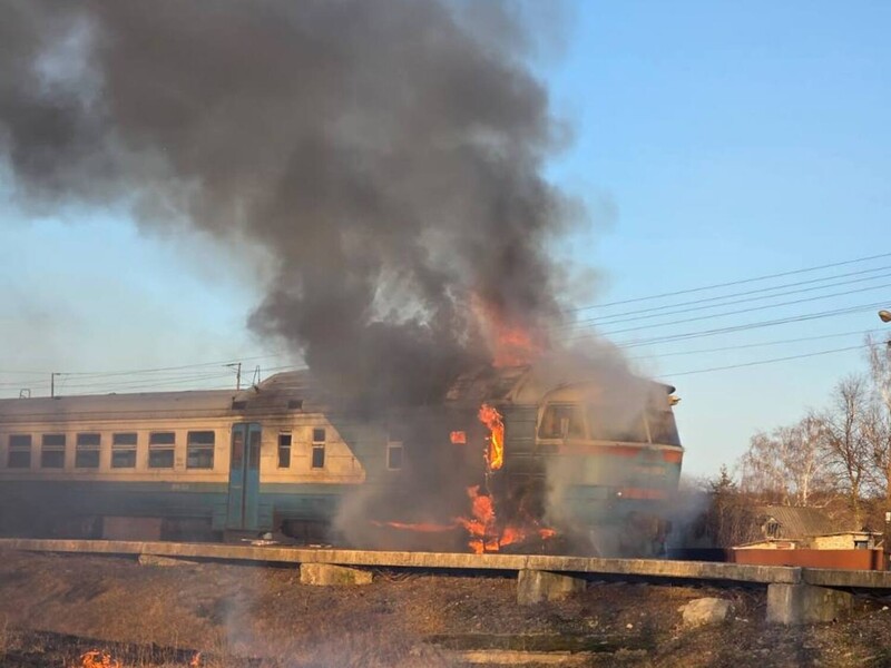 Друга атака за день. У Сумській області росіяни вдарили по пасажирському поїзду
