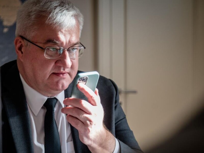 51-летний министр иностранных дел Украины Сибига показал свою жену. Фото