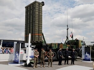 Украина будет тестировать альтернативу Patriot для сбивания баллистики – Зеленский