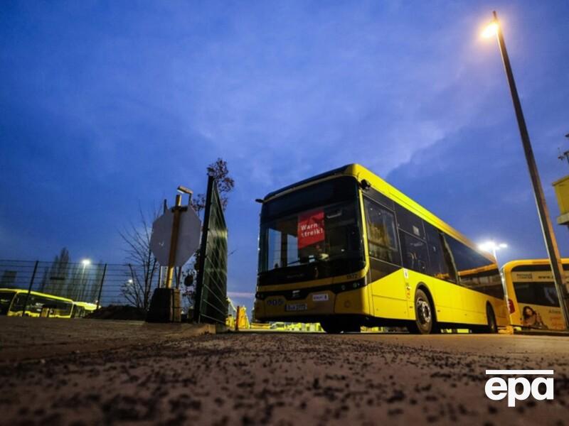 У Німеччині 15-річний підліток викрав автобус, щоб підвезти однокласницю – поліція