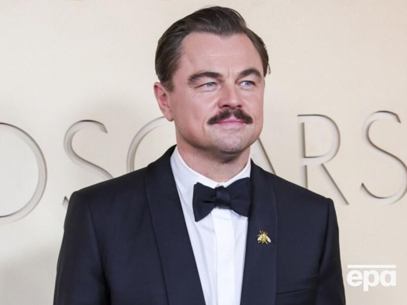 Почему все обсуждают новые усы ДиКаприо. Фото