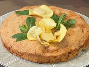 Просто смешайте муку и яйца – и получится нежнейший пирог. Рецепт тещи Гордона