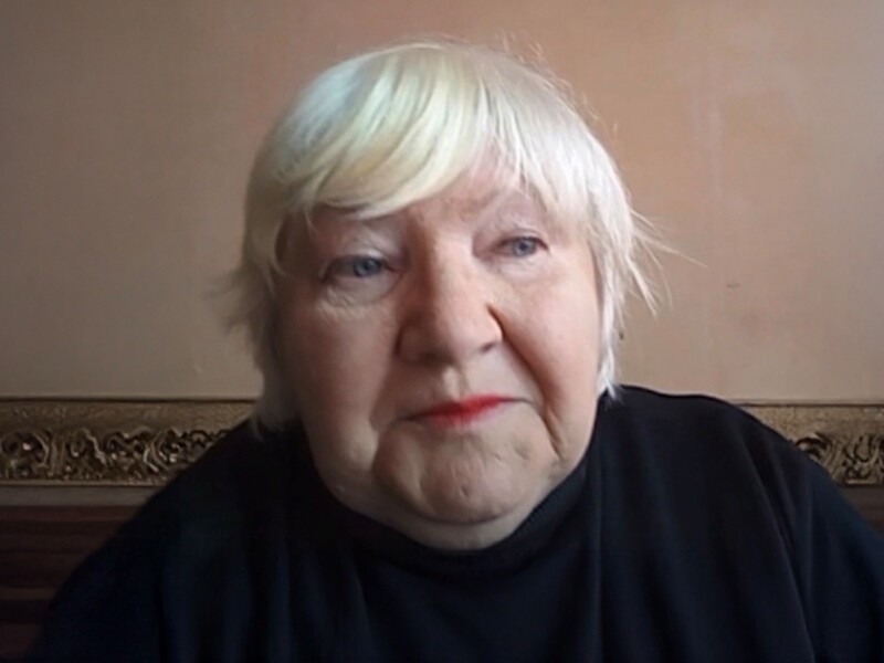 Музей "Голоси Мирних" зібрав історії очевидців авіаудару РФ по драмтеатру в Маріуполі чотири роки тому