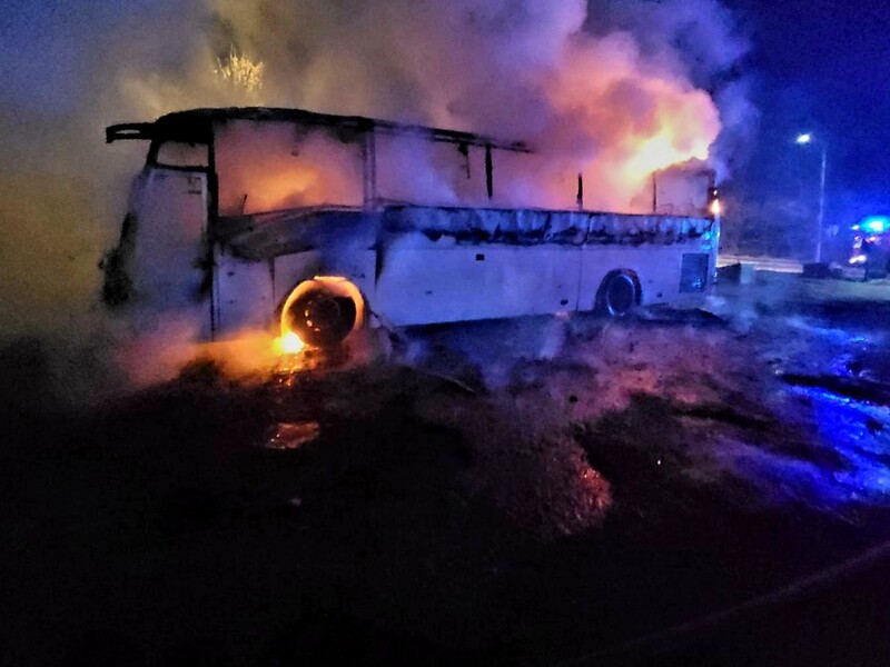 Вибух у Львові, на стоянці загорівся автобус. Відео