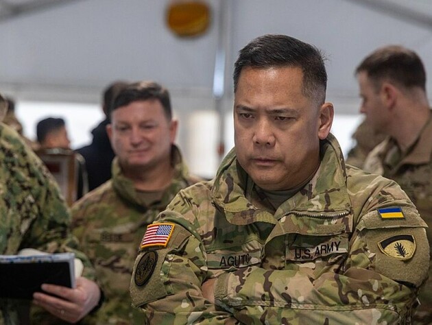 Пентагон рассказал о генерале США, который пил чачу в Киеве и потерял секретные карты