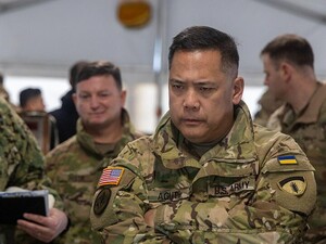 Пентагон розповів про генерала США, який пив чачу в Києві й загубив секретні карти