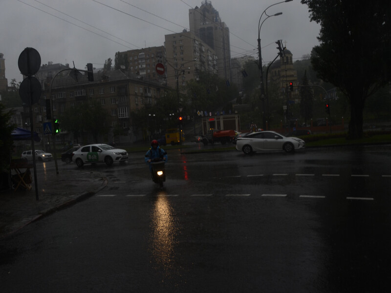 В Україні погіршиться погода. Синоптикиня попередила про похолодання й небезпеку на дорогах