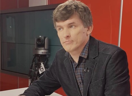 Боженька будто демонстрирует Трампа прочим лидерам и подмигивает: 