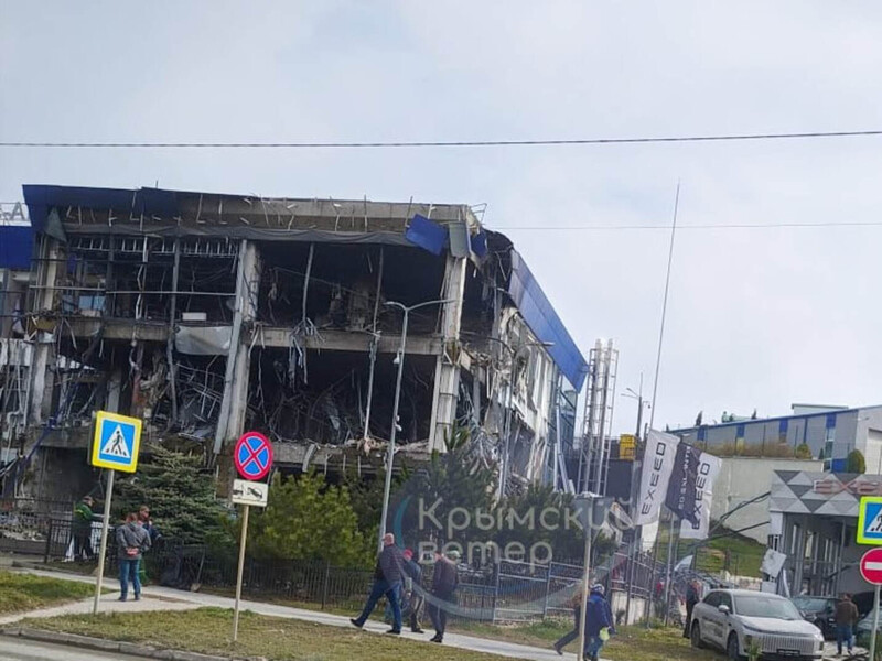 "Рознесли вщент". Сили оборони знищили центр ремонту ППО армії РФ у Севастополі. Відео