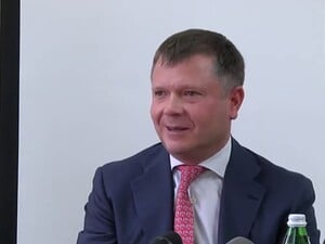 Розтрата в особливо великих розмірах і відмивання злочинних доходів. Жеваго у Франції вручили підозру