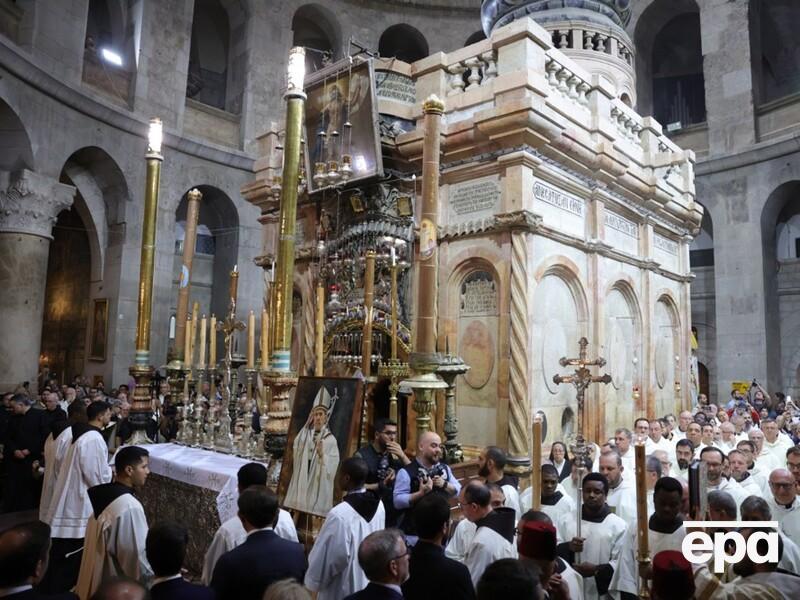 У Храмі Гробу Господнього вперше в історії зупинили богослужіння. ЗМІ назвали причину