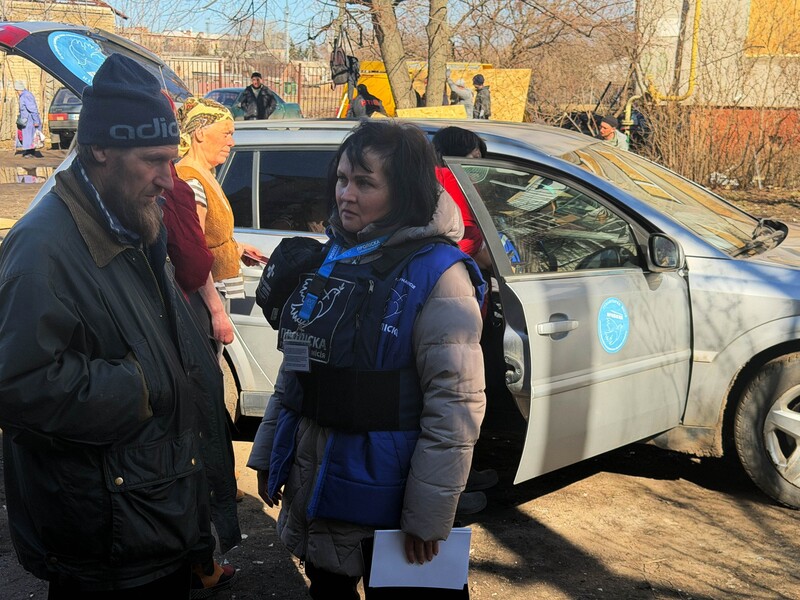 РФ ударила дроном по эвакуационной машине в Донецкой области. Есть убитые и раненые