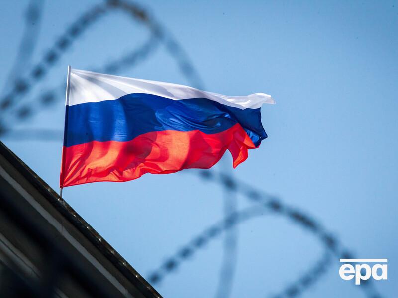 Для защиты Путина от МУС? В Госдуму РФ внесли законопроект о применении армии "для защиты" россиян за границей 