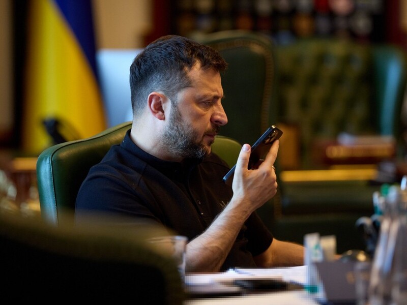 Зеленський: У Росії можуть перейти на паперову пошту, телеграф і коней. Так Путін відчуває себе знову молодим