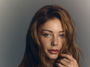 33 хита в одном альбоме. Тина Кароль перевела свои русскоязычные песни и сделала заявление