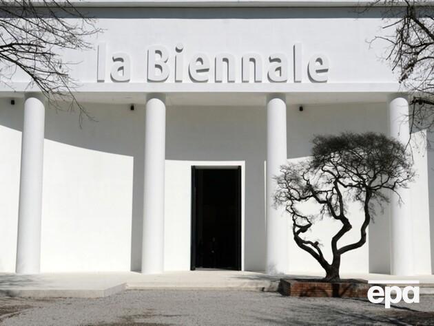 Скандал на Венецианской биеннале. Организаторы проигнорировали все протесты и пустили россиян