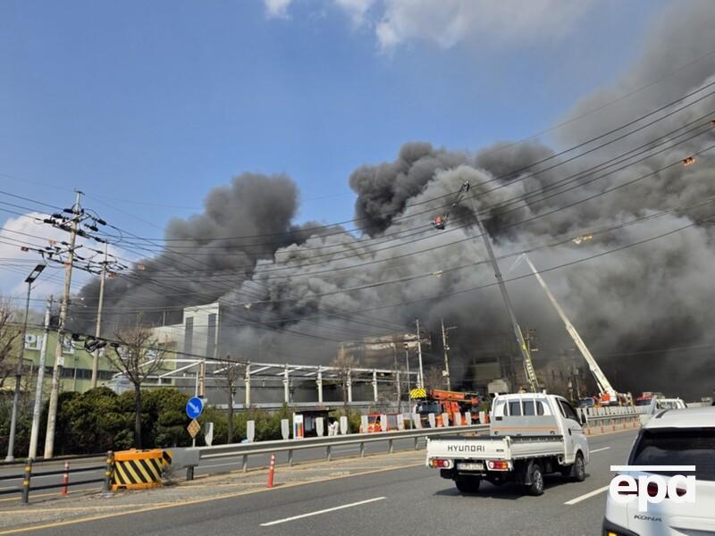 У Південній Кореї загорівся завод, щонайменше 10 людей загинули. Фото