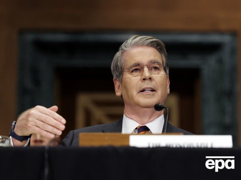 Бессент заявив, що тимчасове зняття санкцій з російської нафти зменшило прибутки РФ