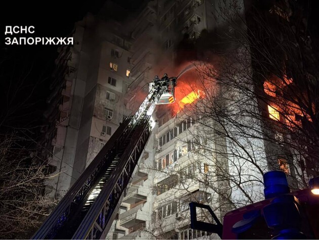 Пять ракет. В результате ночного удара по Запорожью есть жертва и раненые. Фото