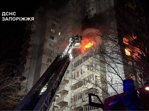 Пять ракет. В результате ночного удара по Запорожью есть жертва и раненые. Фото