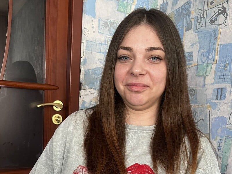 "Найбільше хочеться просто ходити". Фонд Ріната Ахметова допоміг у лікуванні важкопораненої Олександри з Харківської області